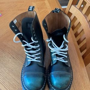 Men’s size 10 teal / green Dr Martens boots